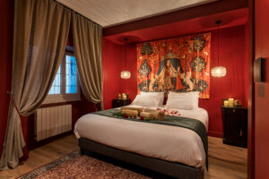 Chambre adulte confortable et décorée avec charme dans La Maison de l’Apothicaire